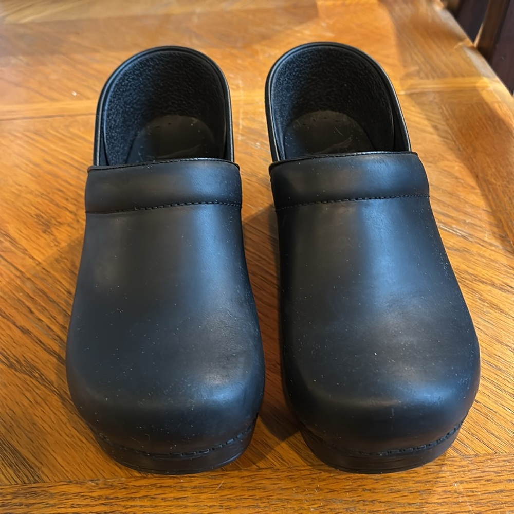 Dansko Clogs size 40 wide NWT